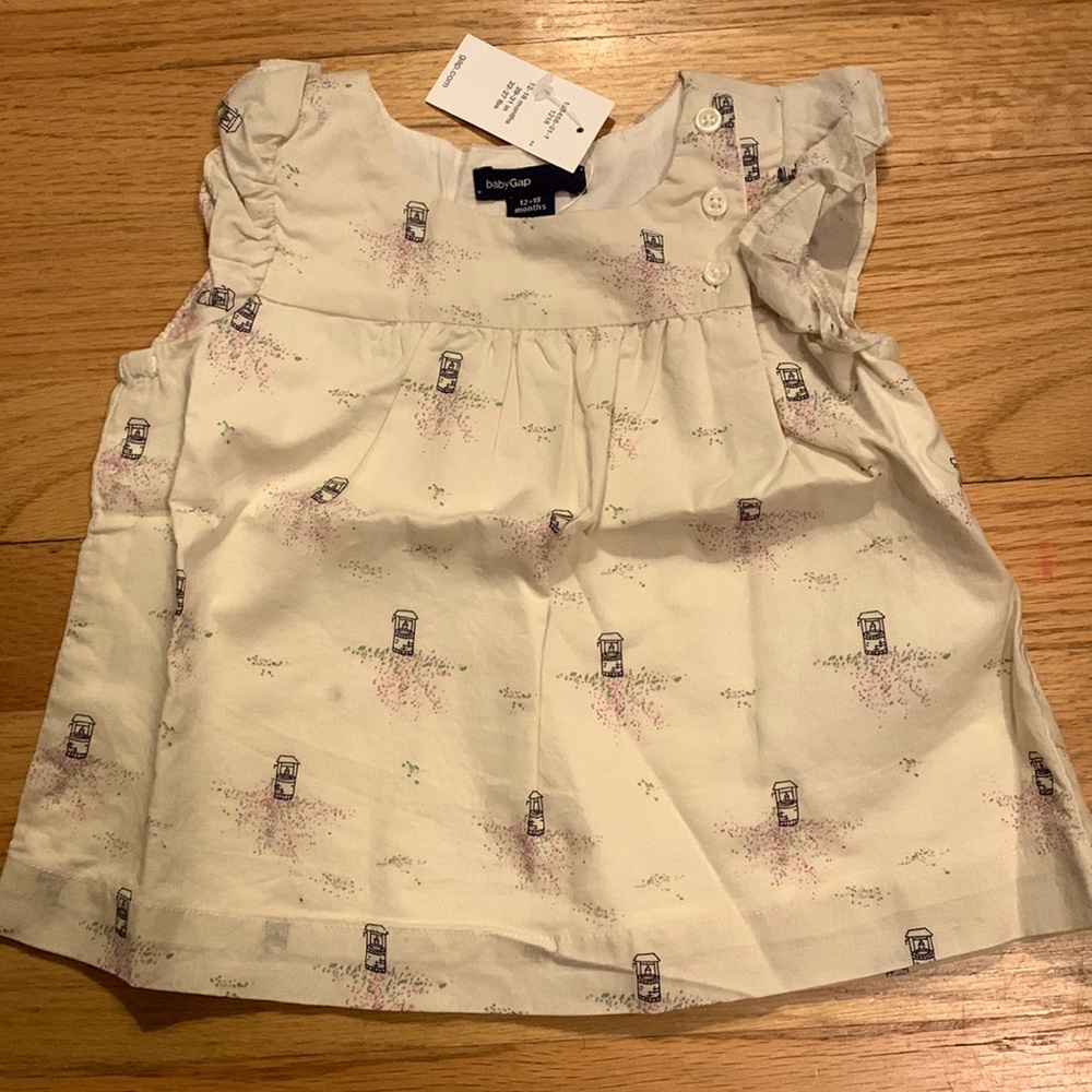 Baby Gap top